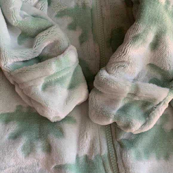 Mint green onesie - Picture 4 of 4